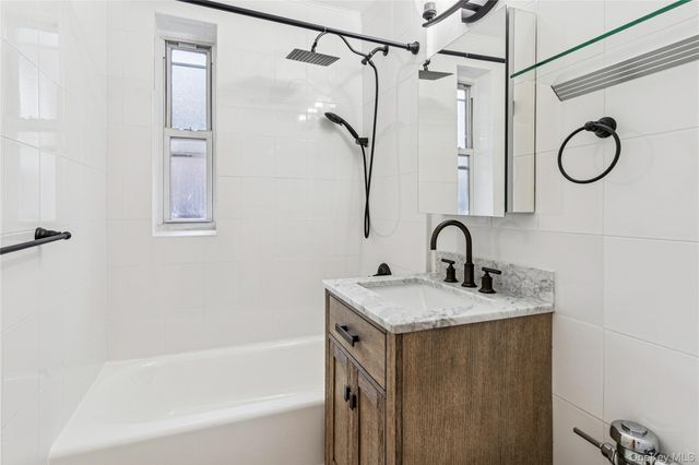 72-10 112th Street 5B, Forest Hills, NY 11375