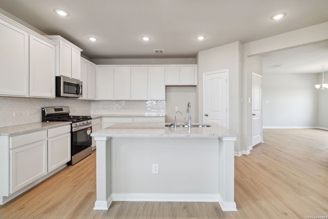 198 JOSH LN, San Antonio, TX 78253