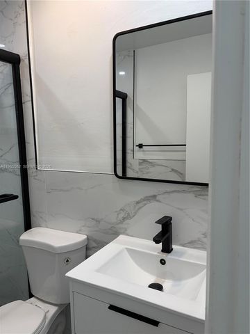 6172 SW 44th St 1, Davie, FL 33314