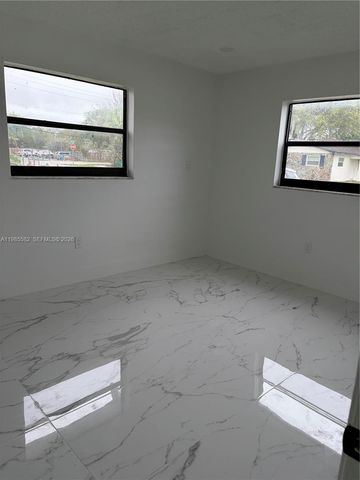 6172 SW 44th St 1, Davie, FL 33314