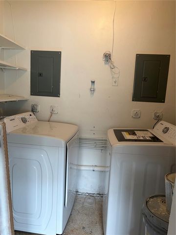 6172 SW 44th St 1, Davie, FL 33314