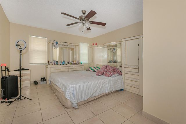 4065 SW 51st Street, Dania Beach, FL 33314