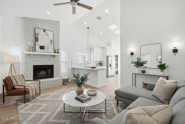 3151 W FRANKFURT Drive, Chandler, AZ 85226