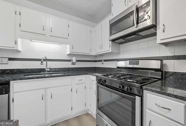 6615 Sienna Court, Peachtree Corners, GA 30092