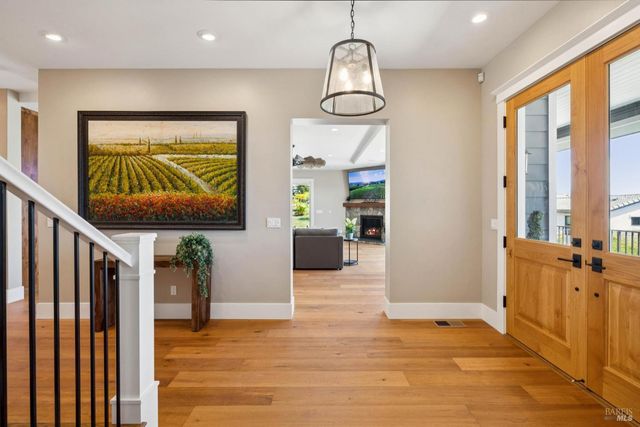 3882 Royal Manor Pl, Santa Rosa, CA 95404