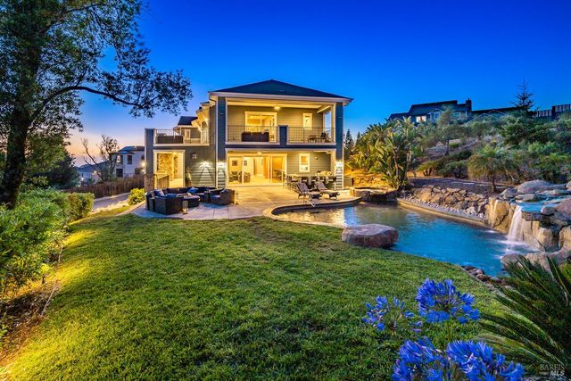 3882 Royal Manor Pl, Santa Rosa, CA 95404