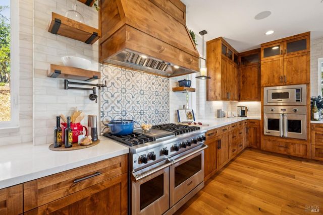 3882 Royal Manor Pl, Santa Rosa, CA 95404