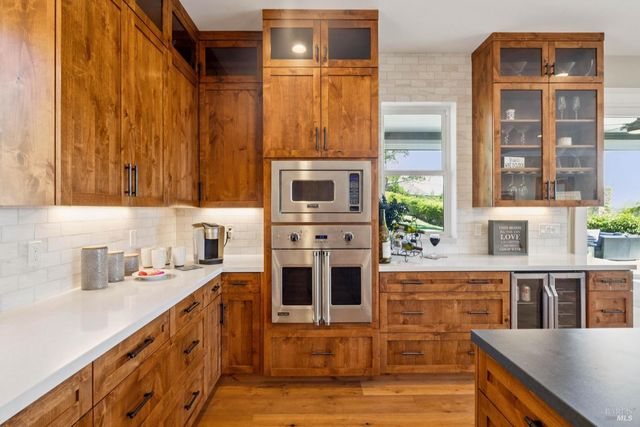 3882 Royal Manor Pl, Santa Rosa, CA 95404