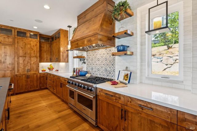 3882 Royal Manor Pl, Santa Rosa, CA 95404