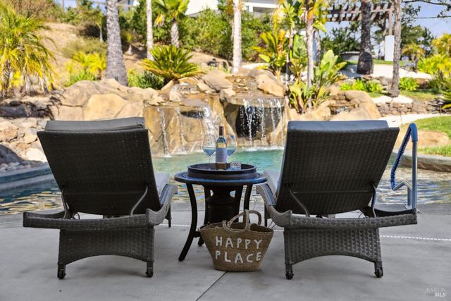 3882 Royal Manor Pl, Santa Rosa, CA 95404