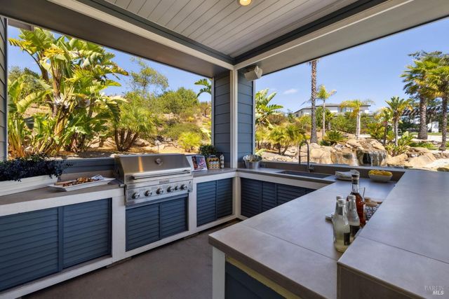 3882 Royal Manor Pl, Santa Rosa, CA 95404