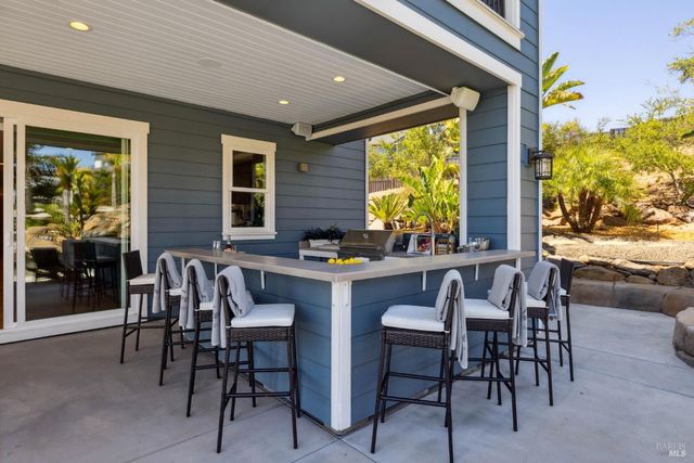 3882 Royal Manor Pl, Santa Rosa, CA 95404