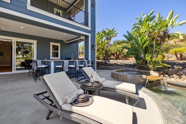 3882 Royal Manor Pl, Santa Rosa, CA 95404