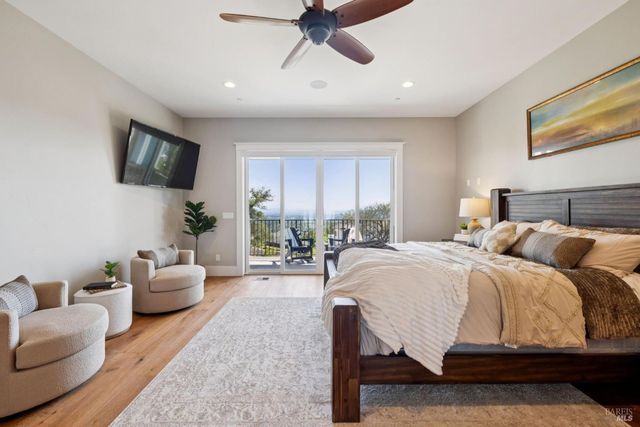 3882 Royal Manor Pl, Santa Rosa, CA 95404