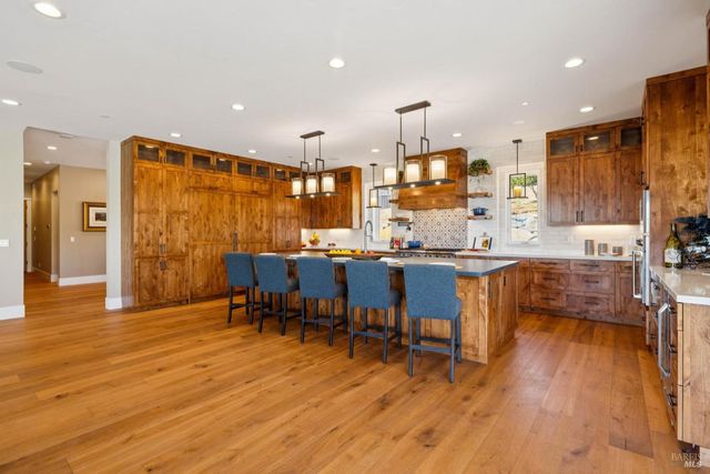 3882 Royal Manor Pl, Santa Rosa, CA 95404