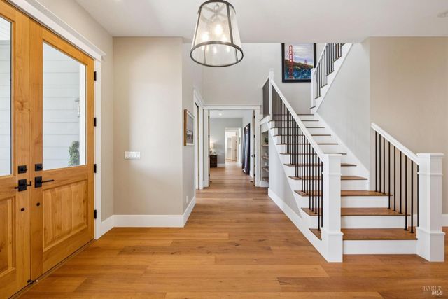 3882 Royal Manor Pl, Santa Rosa, CA 95404