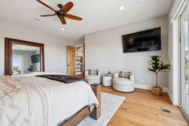 3882 Royal Manor Pl, Santa Rosa, CA 95404