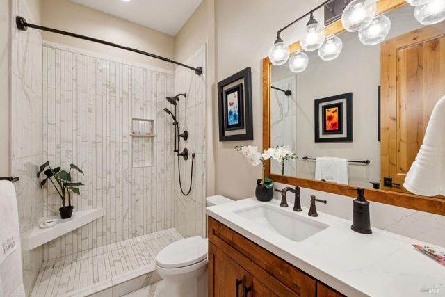 3882 Royal Manor Pl, Santa Rosa, CA 95404