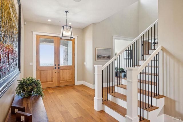 3882 Royal Manor Pl, Santa Rosa, CA 95404