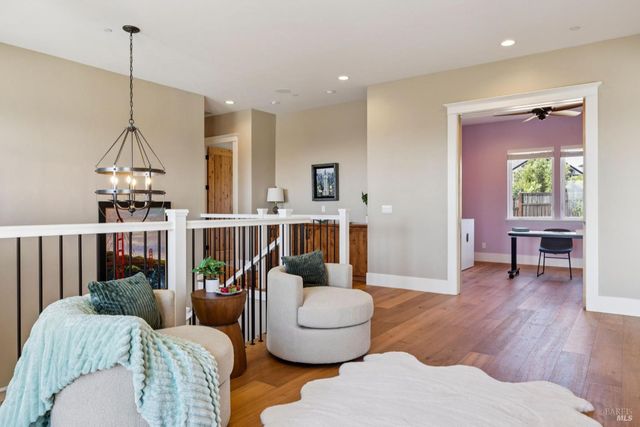 3882 Royal Manor Pl, Santa Rosa, CA 95404