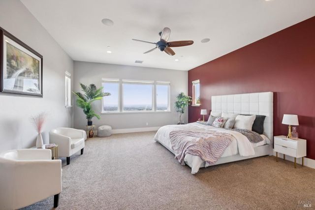 3882 Royal Manor Pl, Santa Rosa, CA 95404