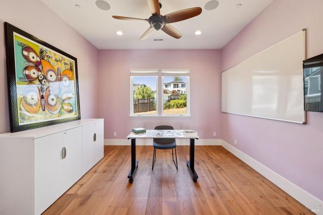 3882 Royal Manor Pl, Santa Rosa, CA 95404