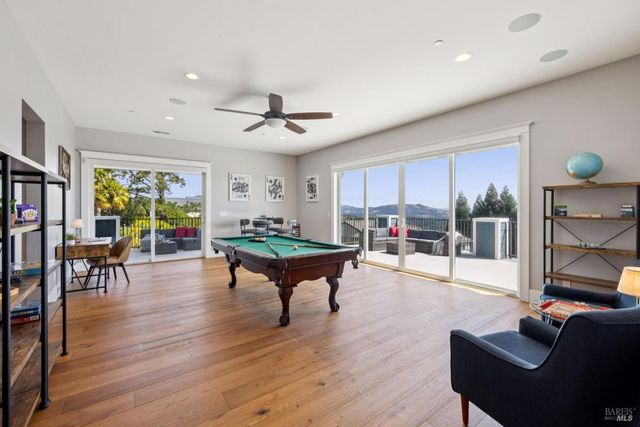 3882 Royal Manor Pl, Santa Rosa, CA 95404