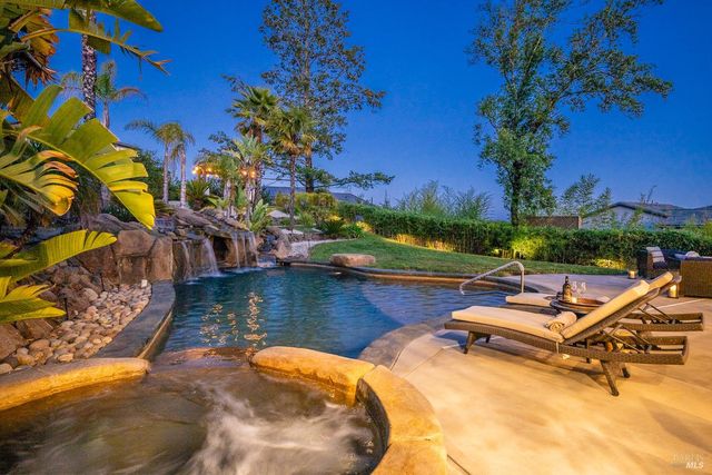 3882 Royal Manor Pl, Santa Rosa, CA 95404