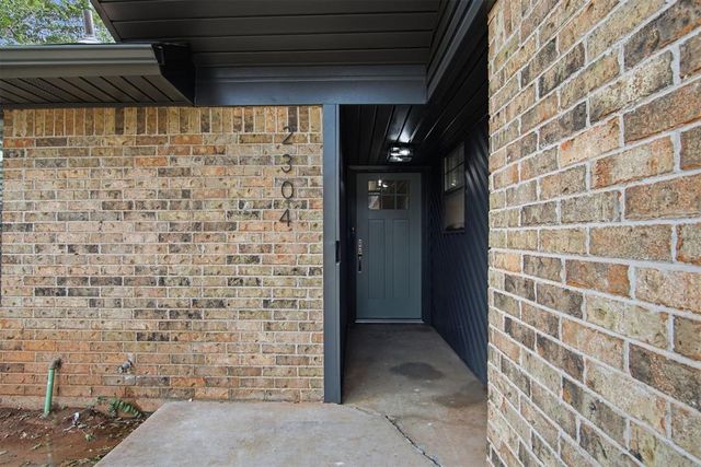 2304 NE 10th Street, Oklahoma City, OK 73160