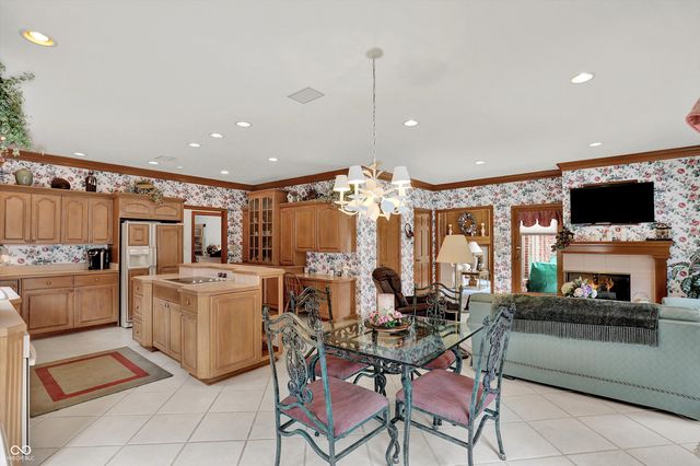 204 S Creedmoor Way, Anderson, IN 46011