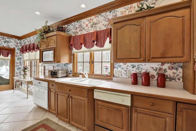 204 S Creedmoor Way, Anderson, IN 46011