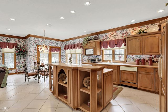 204 S Creedmoor Way, Anderson, IN 46011