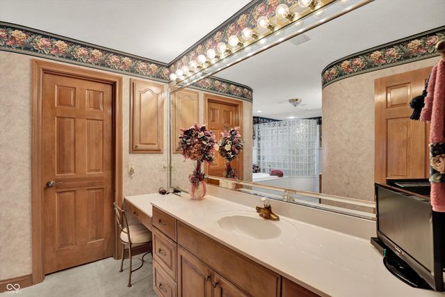 204 S Creedmoor Way, Anderson, IN 46011