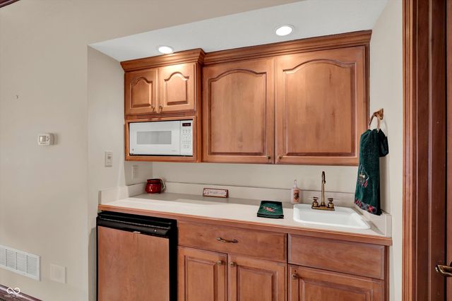 204 S Creedmoor Way, Anderson, IN 46011