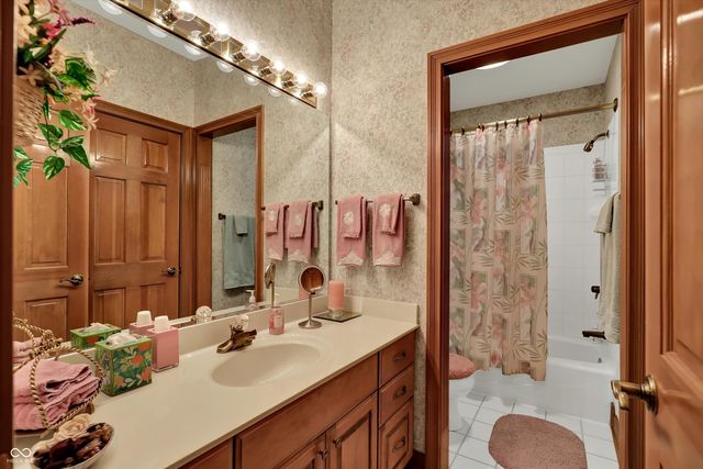 204 S Creedmoor Way, Anderson, IN 46011