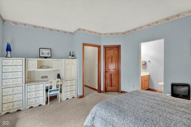 204 S Creedmoor Way, Anderson, IN 46011