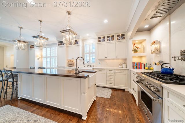 825 Hazelwood Street, Birmingham, MI 48009