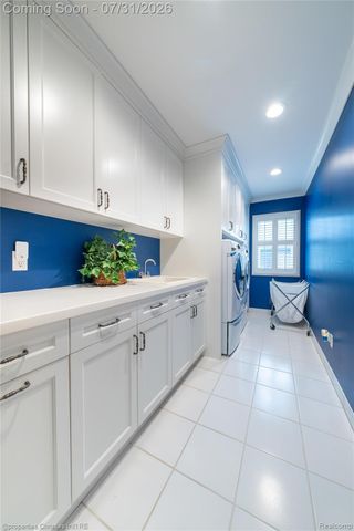 825 Hazelwood Street, Birmingham, MI 48009