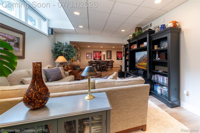 825 Hazelwood Street, Birmingham, MI 48009