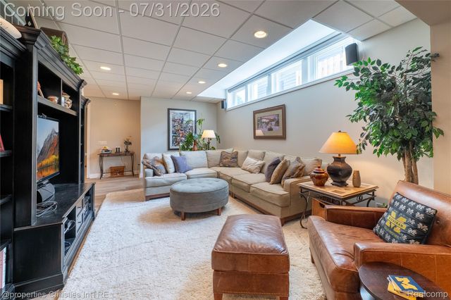 825 Hazelwood Street, Birmingham, MI 48009