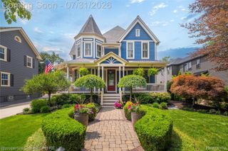 825 Hazelwood Street, Birmingham, MI 48009