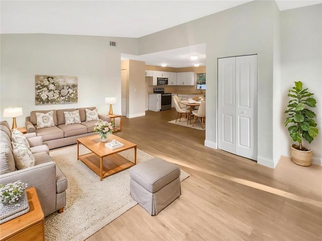 1736 TAYLOR LAKE PLACE, Largo, FL 33778