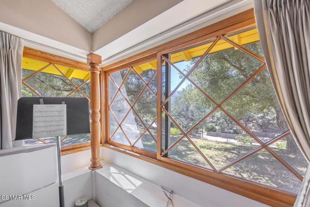 580 Mountain Green Drive, Calabasas, CA 91302