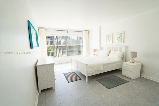 1021 Hillsboro Mile 204, Hillsboro Beach, FL 33062