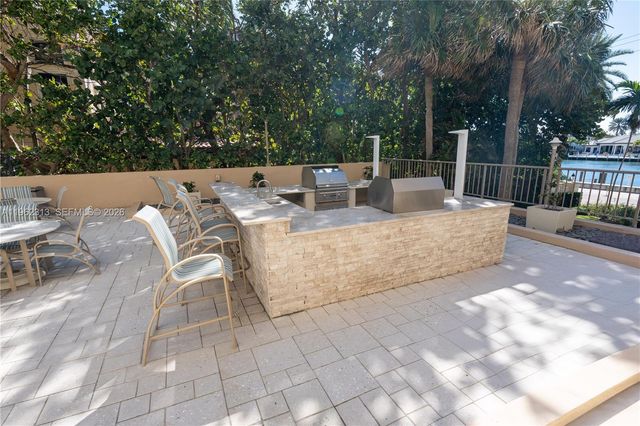 1021 Hillsboro Mile 204, Hillsboro Beach, FL 33062