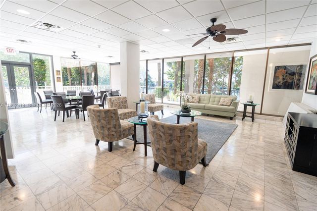 1021 Hillsboro Mile 204, Hillsboro Beach, FL 33062