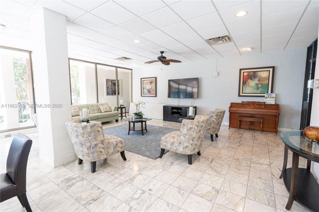 1021 Hillsboro Mile 204, Hillsboro Beach, FL 33062