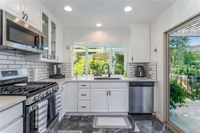 26457 Oak Highland Drive, Newhall, CA 91321