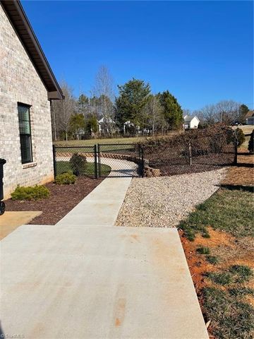 216 Parks Meadows Drive, Lexington, NC 27292