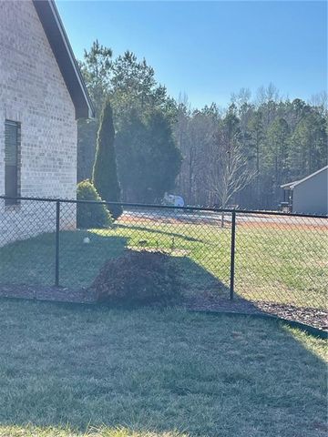 216 Parks Meadows Drive, Lexington, NC 27292